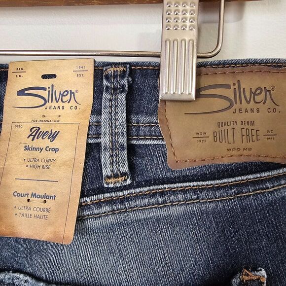 NWT SILVER JEANS AVERY SKINNY CROP ULTRA CURVY HIGH RISE SIZE 30 WOMENS - Picture 6 of 16